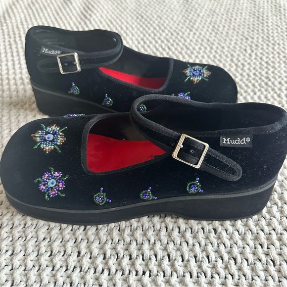 MUDD Vintage Velvet Floral Bead Embroidered Buckle Mary Jane Platforms Shoes 8 - Picture 5 of 9
